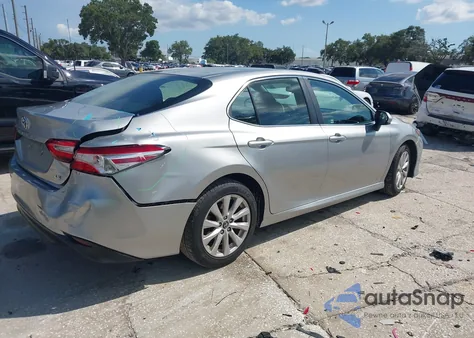 2018 Toyota Camry Le из США, поврежденный, VIN 4T1B11HK6JU672068
